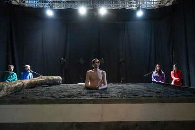 Jelenet az előadásból - © theater.hu - Ilovszky  Béla